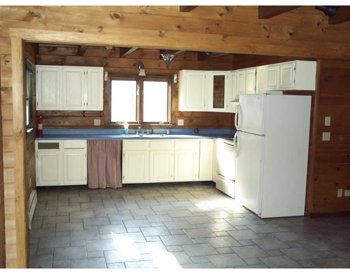 183 Oakham Road North Brookfield, MA 01535 - Photo 3 of 11