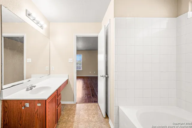 $1,995 | 10703 Barbwire Pass, San Antonio, TX 78254