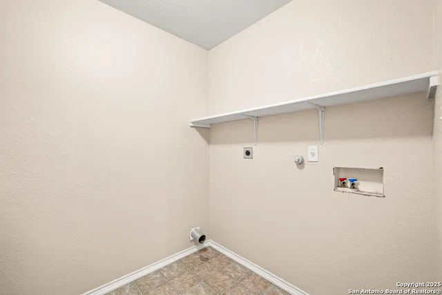 $1,995 | 10703 Barbwire Pass, San Antonio, TX 78254