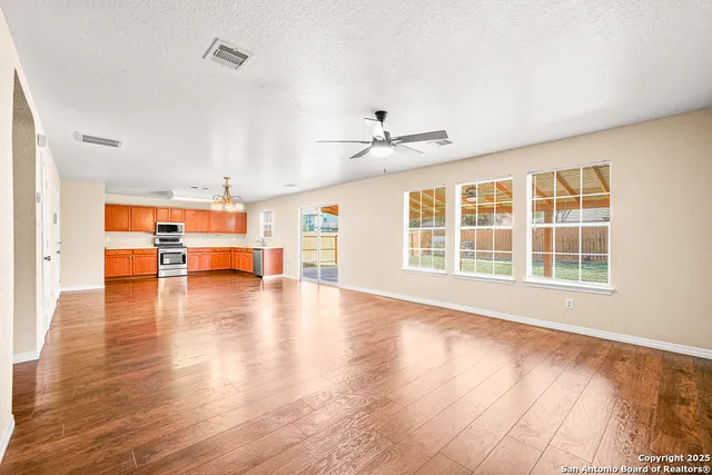 $1,995 | 10703 Barbwire Pass, San Antonio, TX 78254