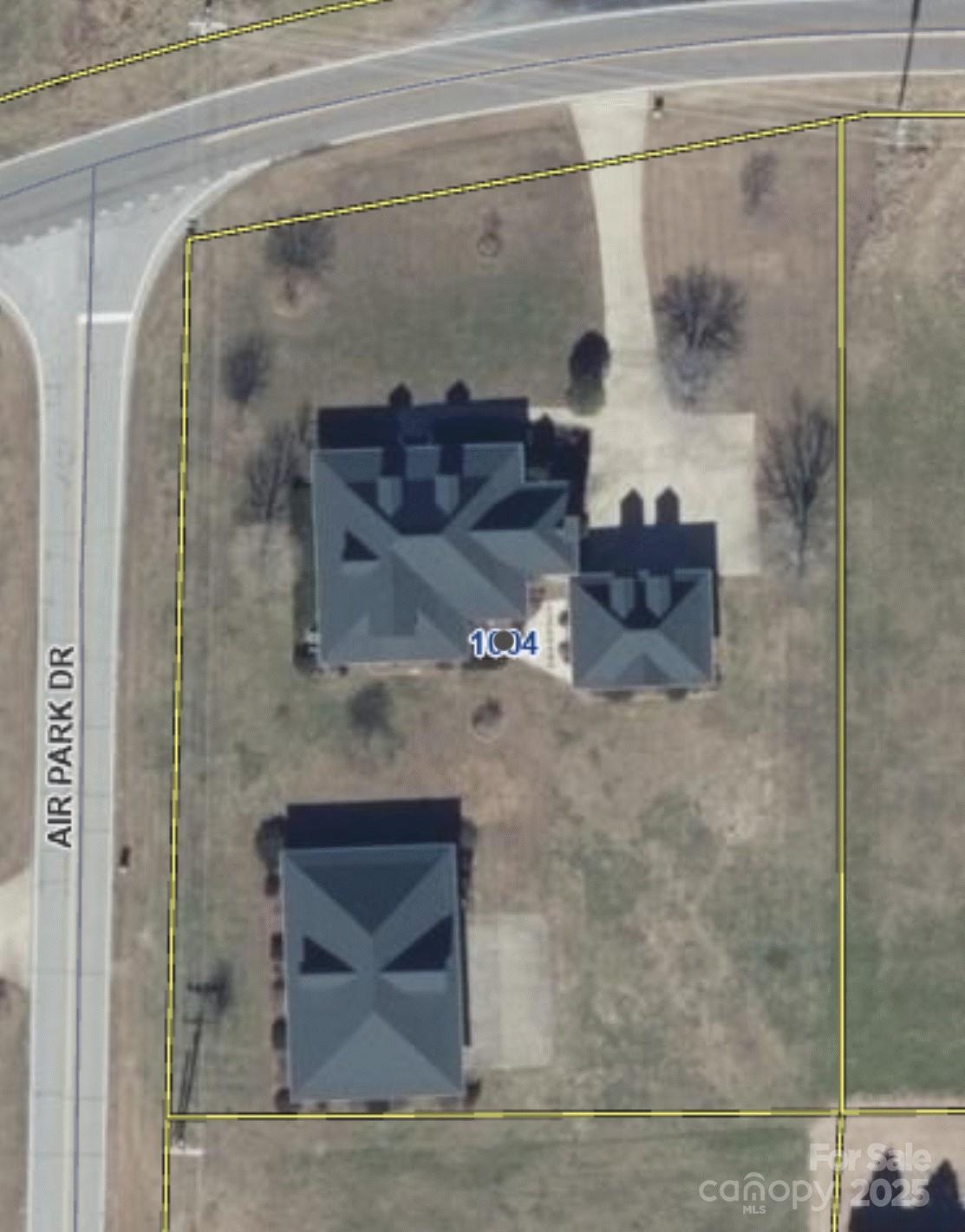 1004 Brockman Road Greer, SC 29651 - Photo 30 of 46 a bathroom with a shower