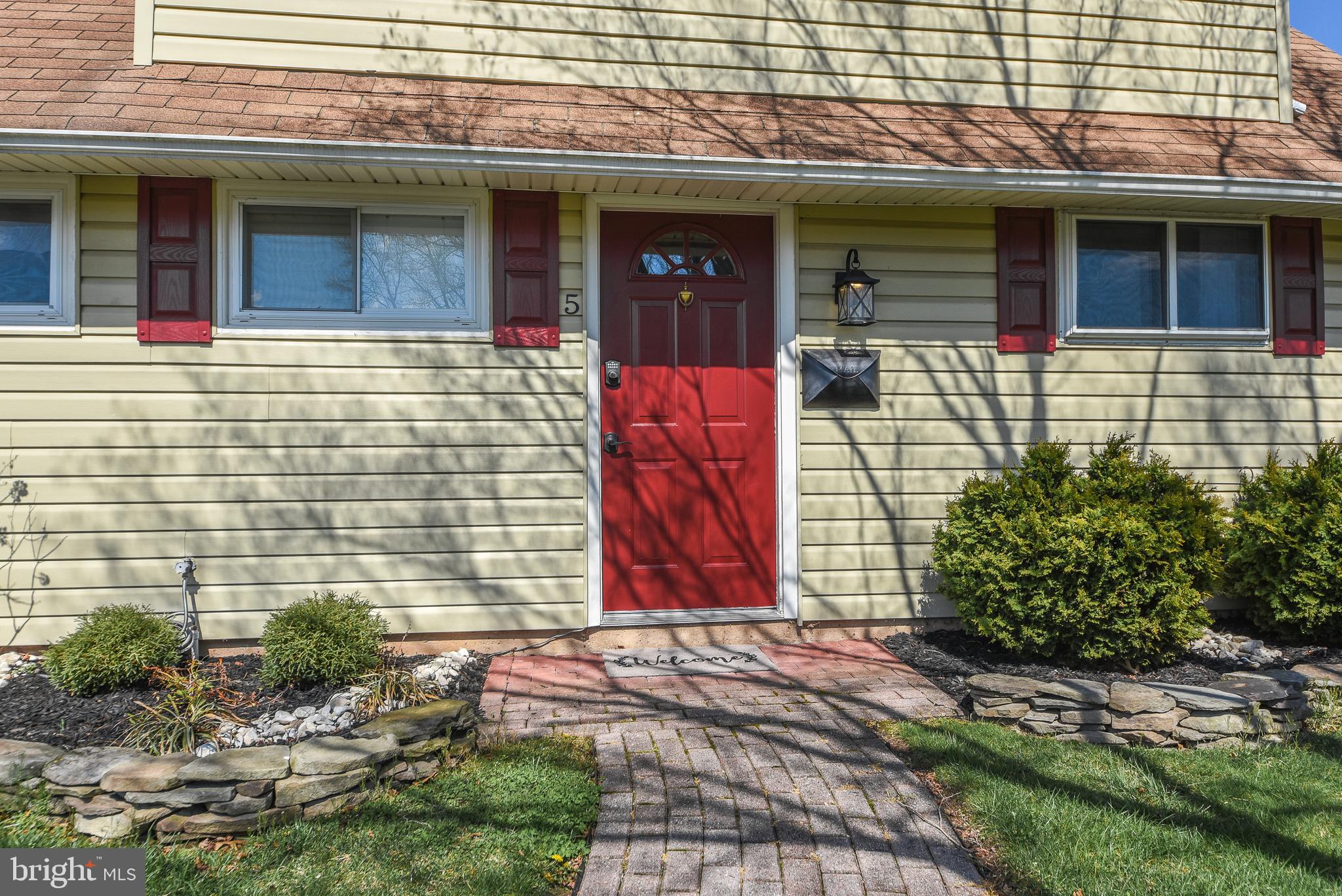 5 Ice Pond Road Levittown, PA 19057 - Photo 6 of 39 Gallery Image 6