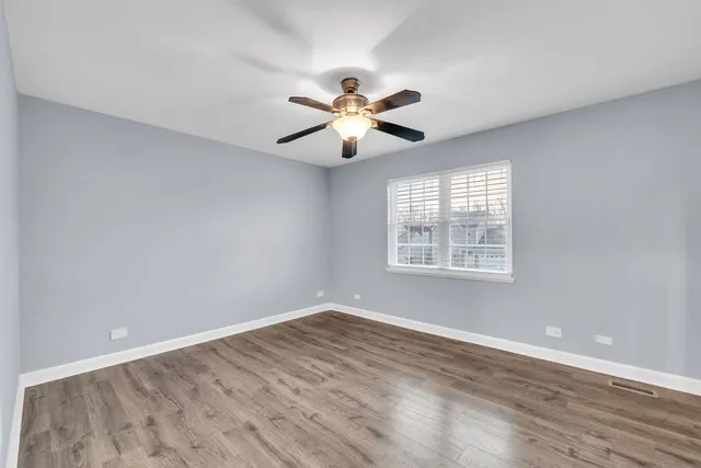 $350,000 | 2010 North Nicole Lane, Round Lake Beach, IL 60073