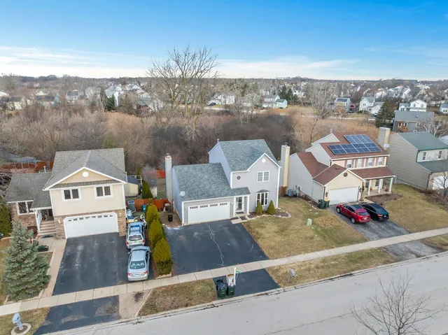 $350,000 | 2010 North Nicole Lane, Round Lake Beach, IL 60073