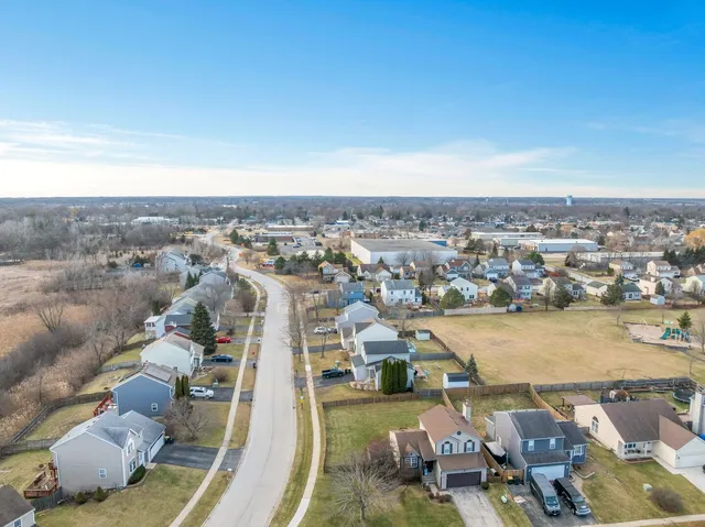 $350,000 | 2010 North Nicole Lane, Round Lake Beach, IL 60073