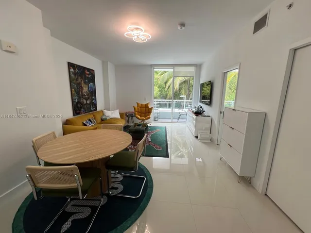 $2,990 | 2020 Prairie Avenue, Unit 205, Miami Beach, FL 33139