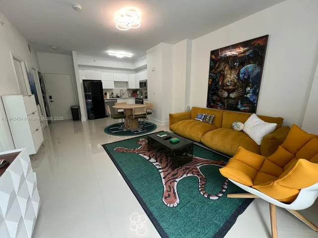 $2,990 | 2020 Prairie Avenue, Unit 205, Miami Beach, FL 33139