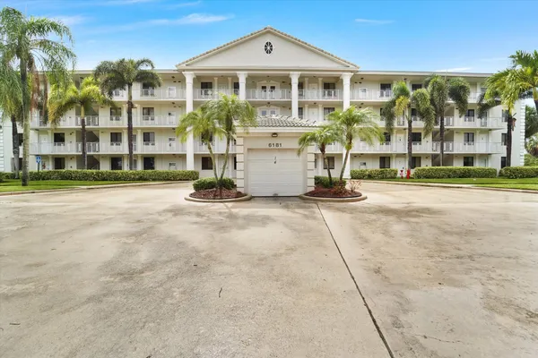 $309,999 | 6181 Balboa Circle, Unit 303, Boca Raton, FL 33433