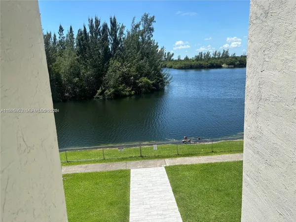 $1,900 | 8240 Southwest 210th Street, Unit 201, Cutler Bay, FL 33189