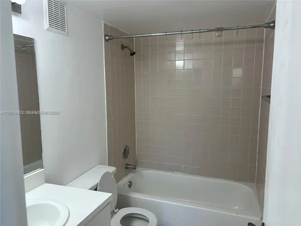 $1,900 | 8240 Southwest 210th Street, Unit 201, Cutler Bay, FL 33189