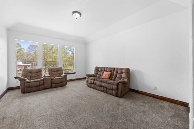 $825,000 | 826 Oak Bend Loop, Cleveland, TX 77328