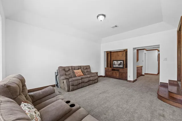 $825,000 | 826 Oak Bend Loop, Cleveland, TX 77328