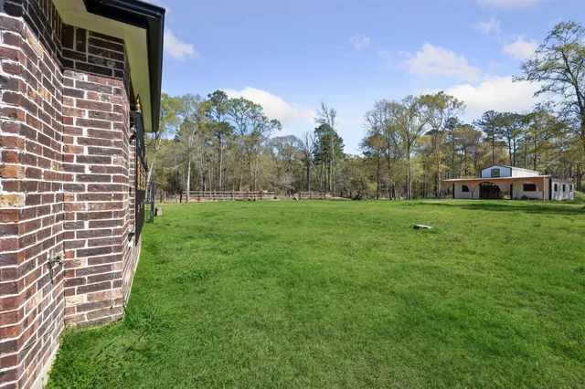 $825,000 | 826 Oak Bend Loop, Cleveland, TX 77328