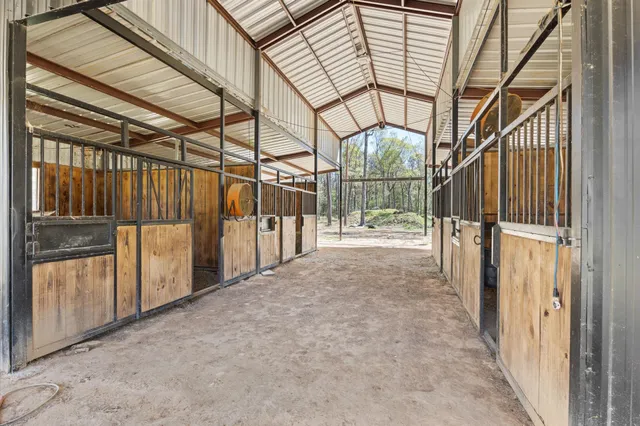 $825,000 | 826 Oak Bend Loop, Cleveland, TX 77328