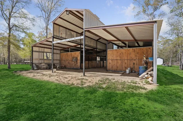 $825,000 | 826 Oak Bend Loop, Cleveland, TX 77328