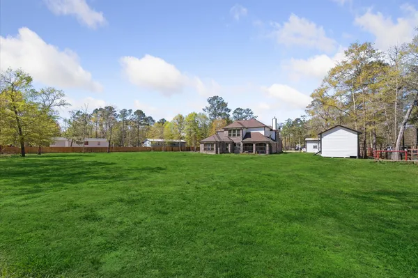 $825,000 | 826 Oak Bend Loop, Cleveland, TX 77328