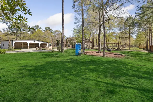 $825,000 | 826 Oak Bend Loop, Cleveland, TX 77328