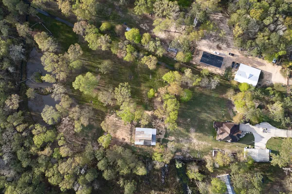 $825,000 | 826 Oak Bend Loop, Cleveland, TX 77328