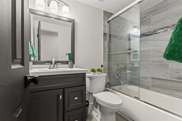 $620,000 | 18205 Griffith Road, Lutz, FL 33548