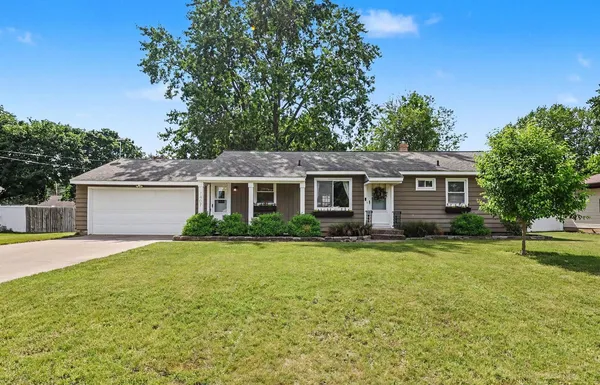 $389,900 | 7407 Glendora Avenue, Jenison, MI 49428