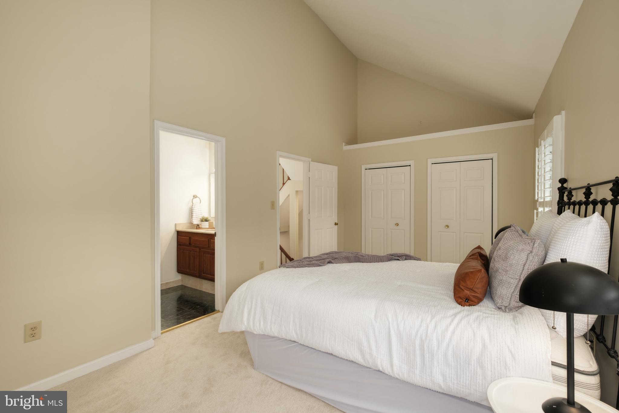 8174 Cliffview Avenue Springfield, VA 22153 - Photo 25 of 55 Private attached primary bathroom
