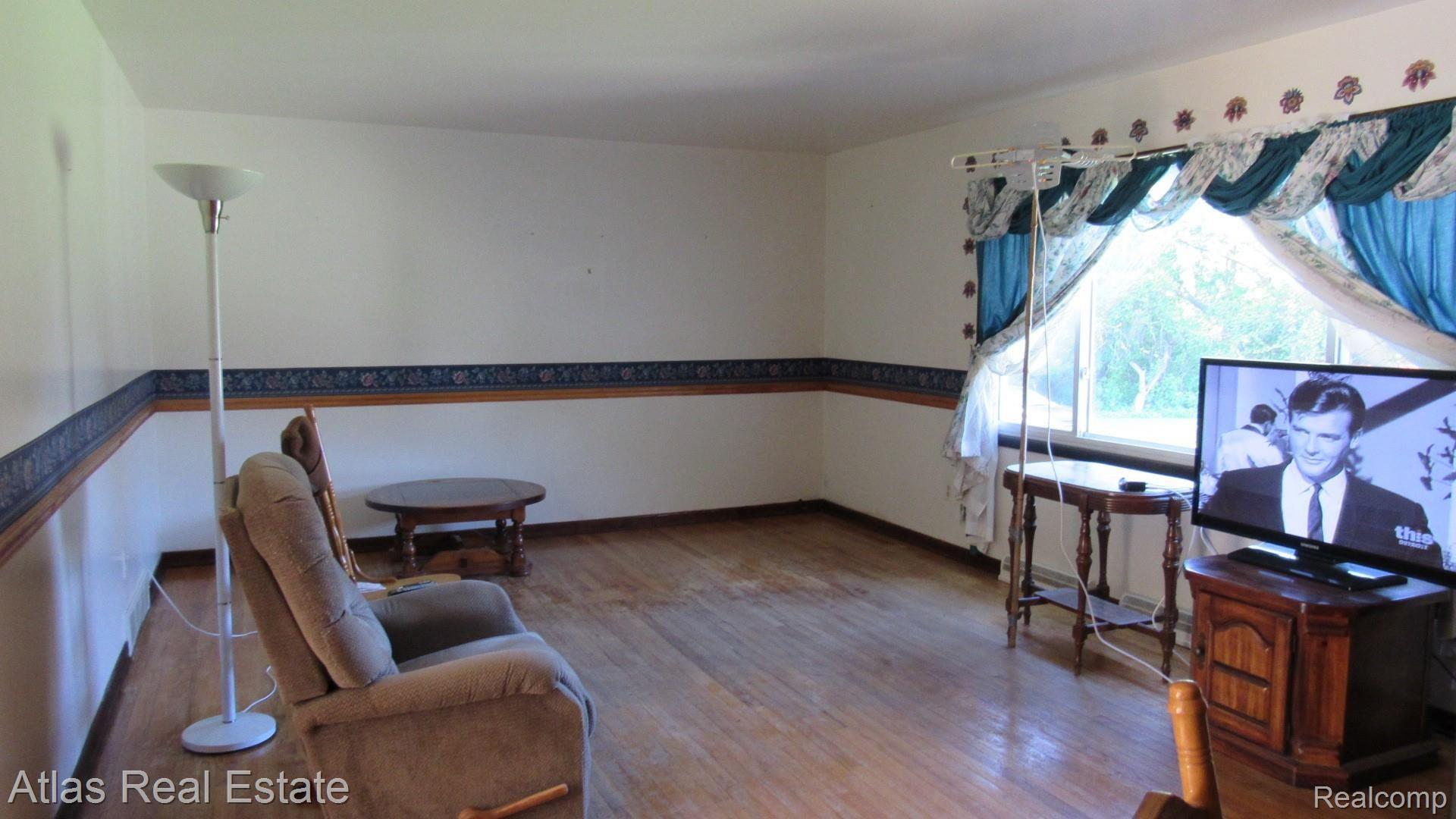8420 Tindall Road Davisburg, MI 48350 - Photo 11 of 16 IMG_1328.JPG