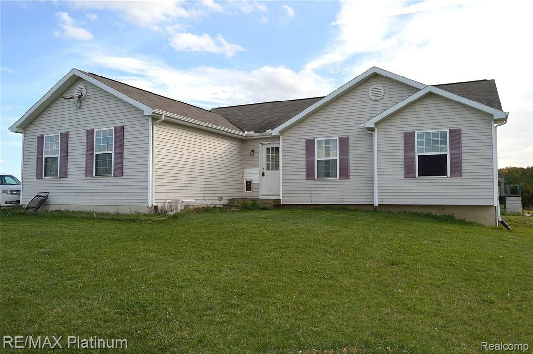 5454 Royce Road Webberville, MI 48892 - Photo 2 of 55 DSC_0163.JPG