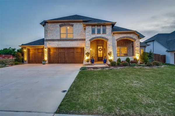 $539,900 | 1913 Flora Lane, DeSoto, TX 75115