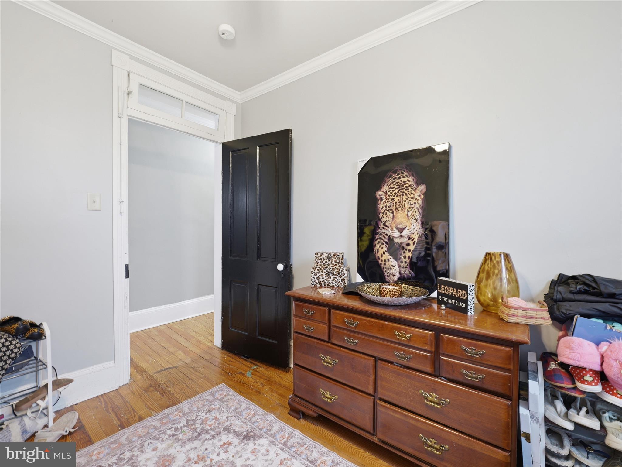 14147 Lower Edgemont Road Waynesboro, PA 17268 - Photo 21 of 45 a room with furniture and mirror