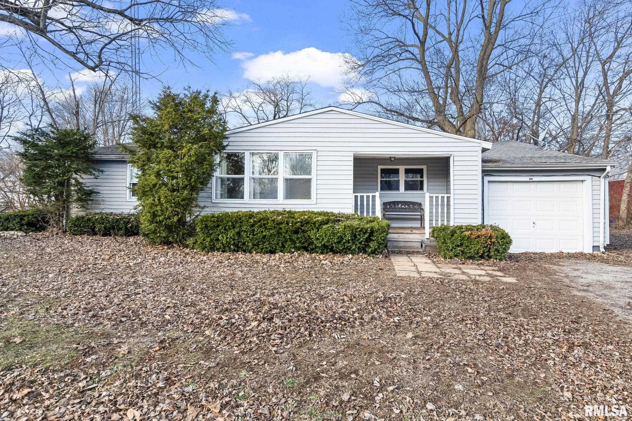 107 3rd Street Pawnee, IL 62558 - Photo 1 of 40