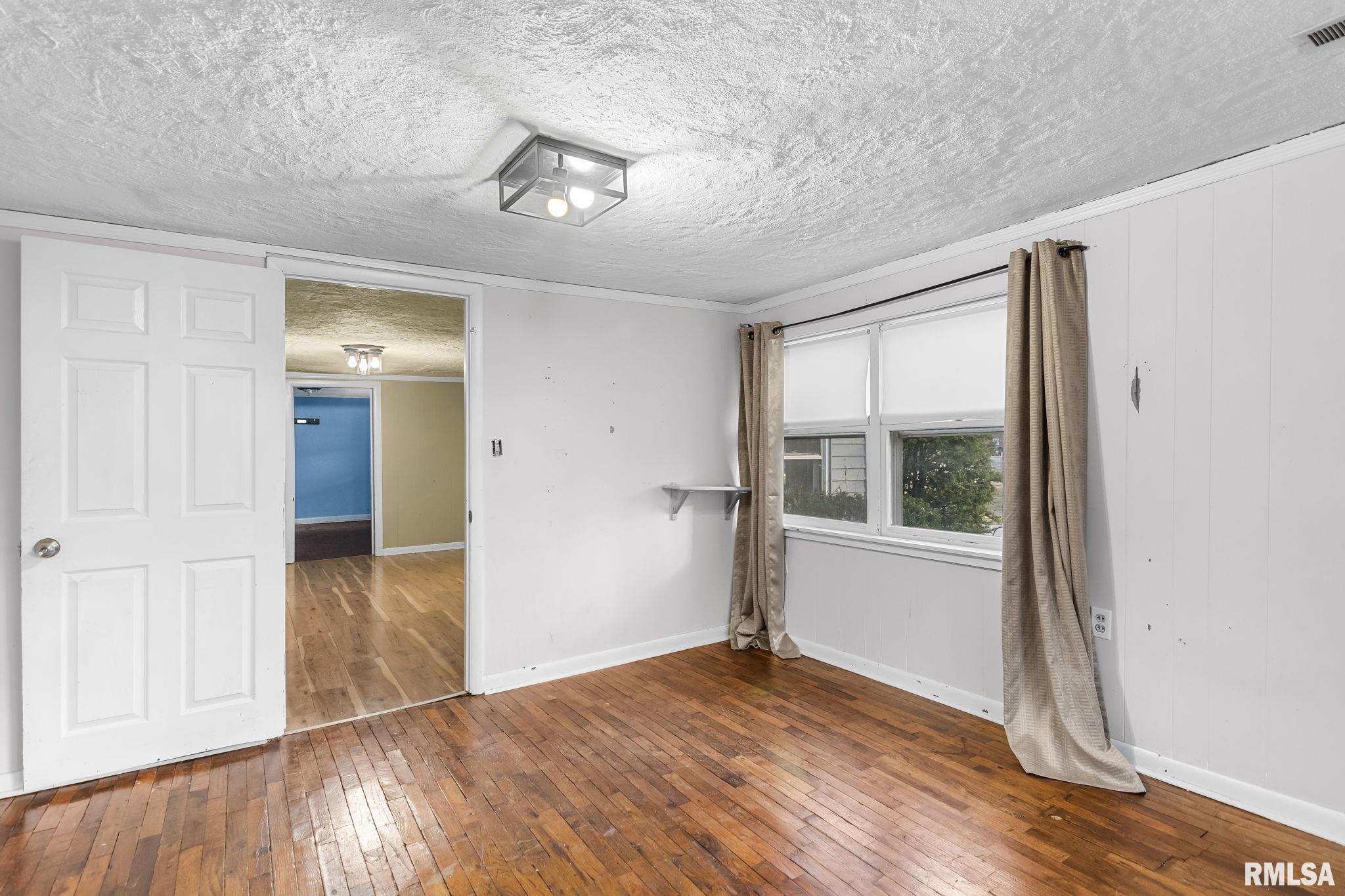 107 3rd Street Pawnee, IL 62558 - Photo 19 of 40