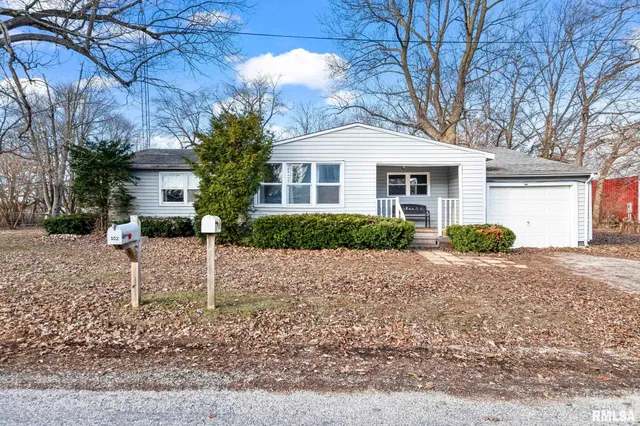 $119,900 | 107 3rd Street, Pawnee, IL 62558