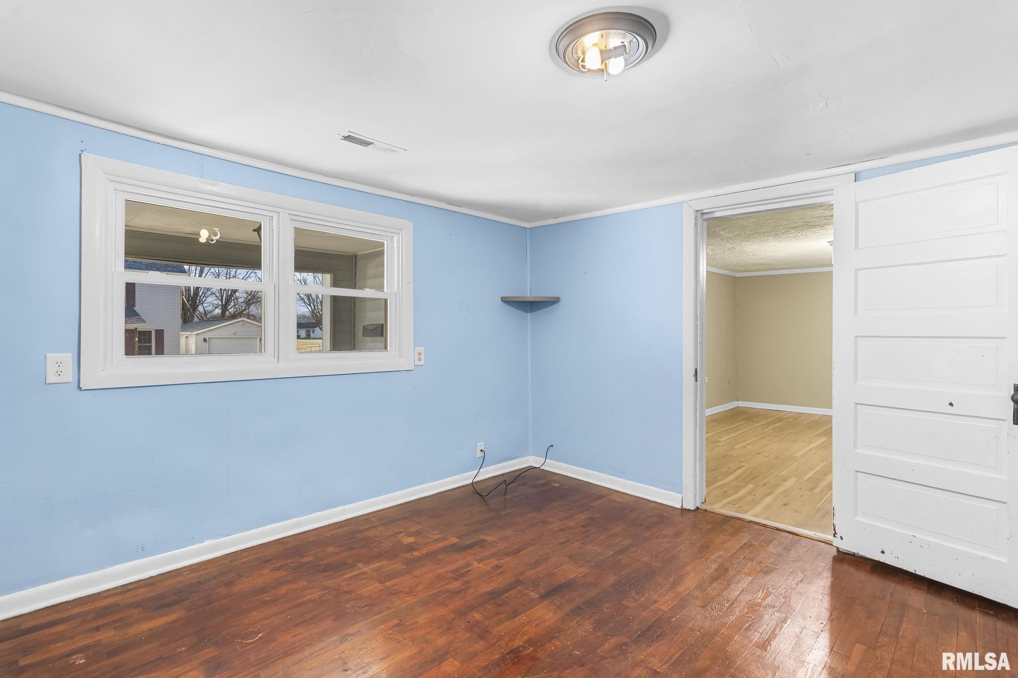 107 3rd Street Pawnee, IL 62558 - Photo 21 of 40