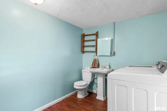 $119,900 | 107 3rd Street, Pawnee, IL 62558