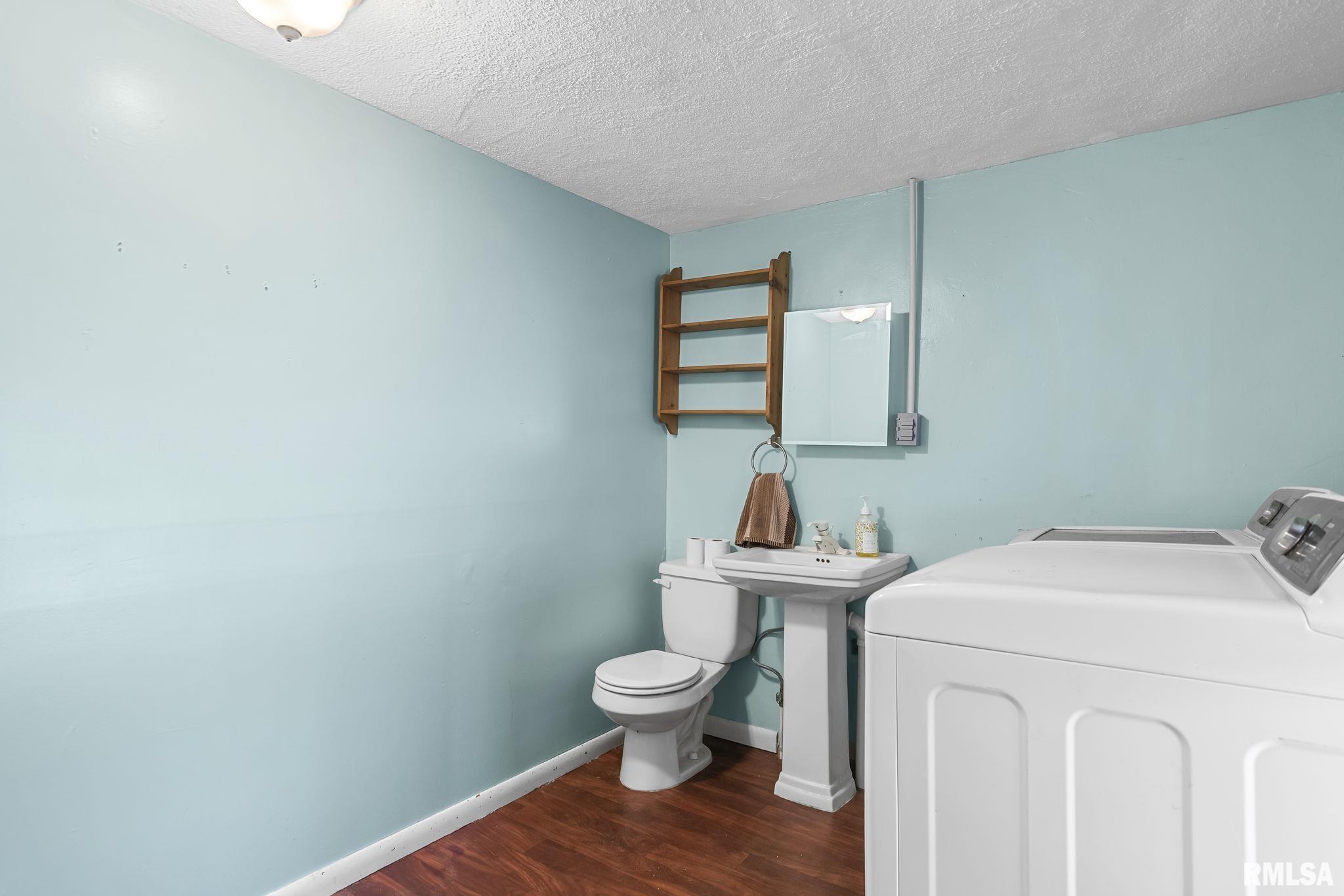 107 3rd Street Pawnee, IL 62558 - Photo 24 of 40