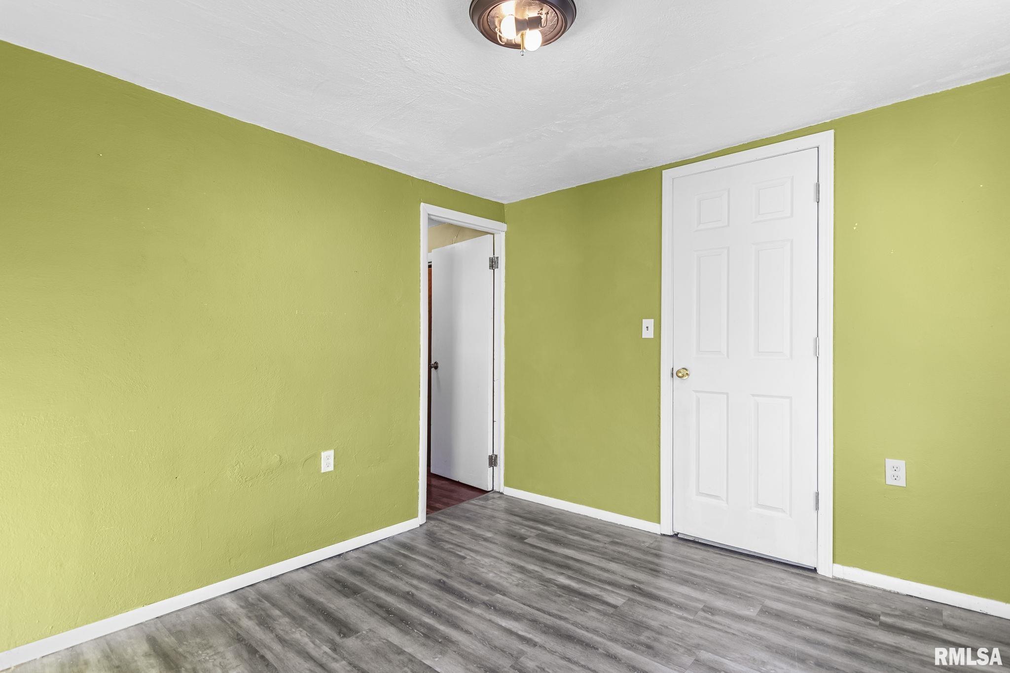 107 3rd Street Pawnee, IL 62558 - Photo 27 of 40