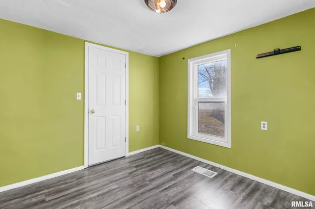 $119,900 | 107 3rd Street, Pawnee, IL 62558