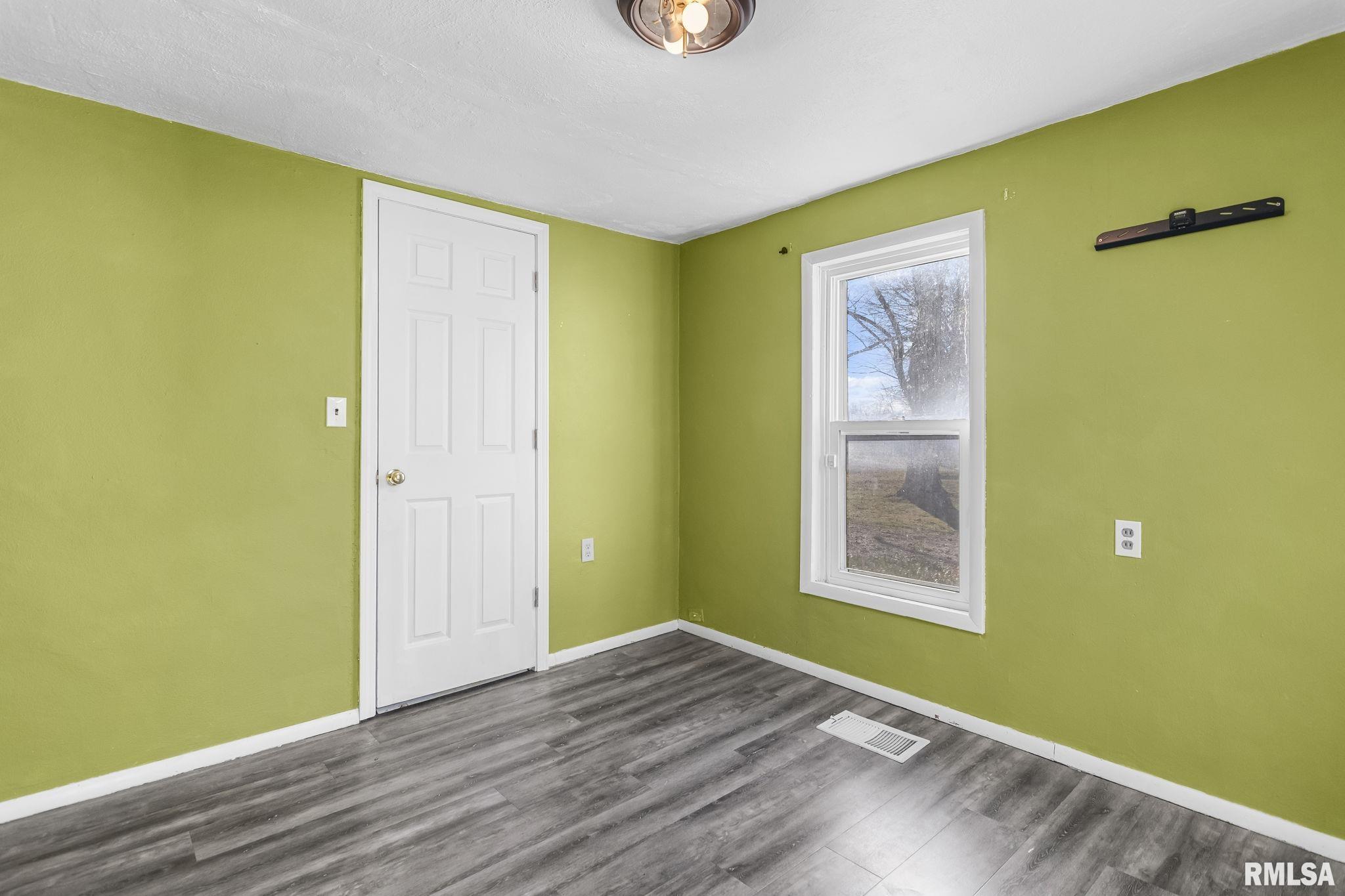 107 3rd Street Pawnee, IL 62558 - Photo 28 of 40