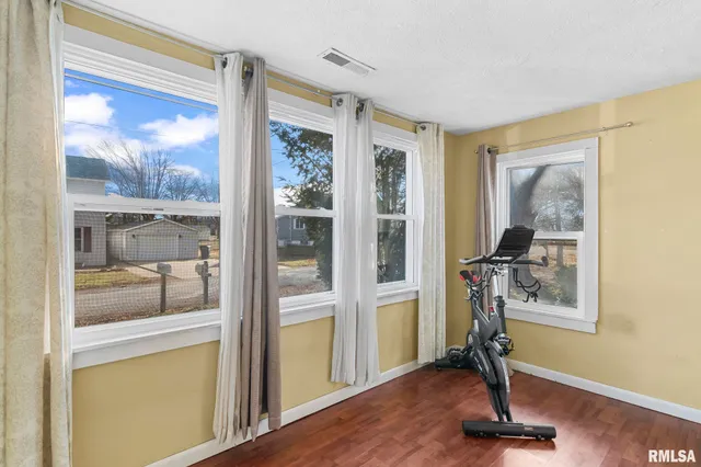 $119,900 | 107 3rd Street, Pawnee, IL 62558