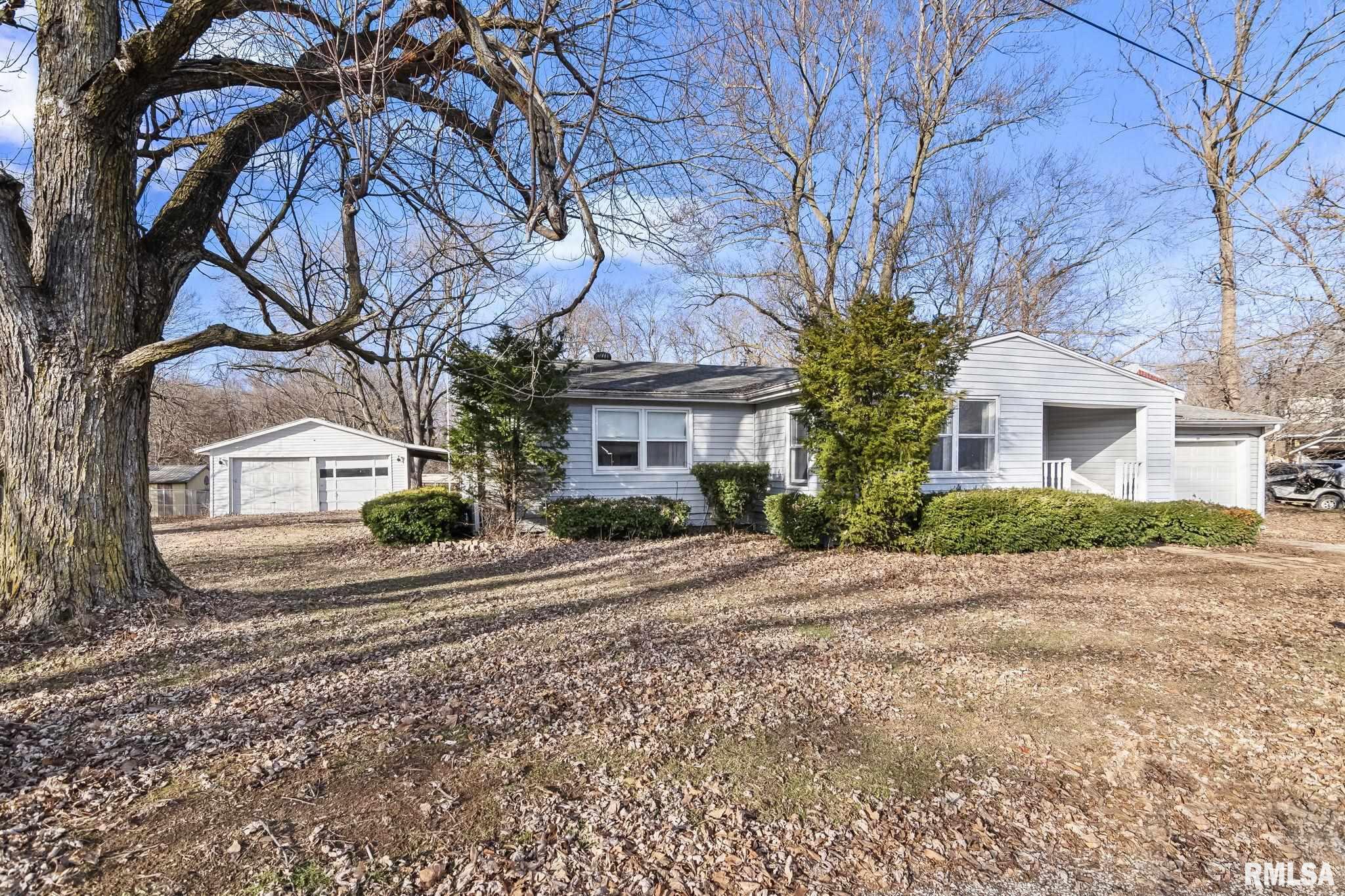 107 3rd Street Pawnee, IL 62558 - Photo 3 of 40