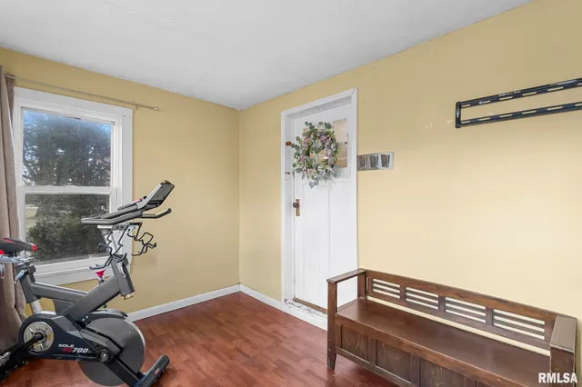 $114,900 | 107 3rd Street, Pawnee, IL 62558