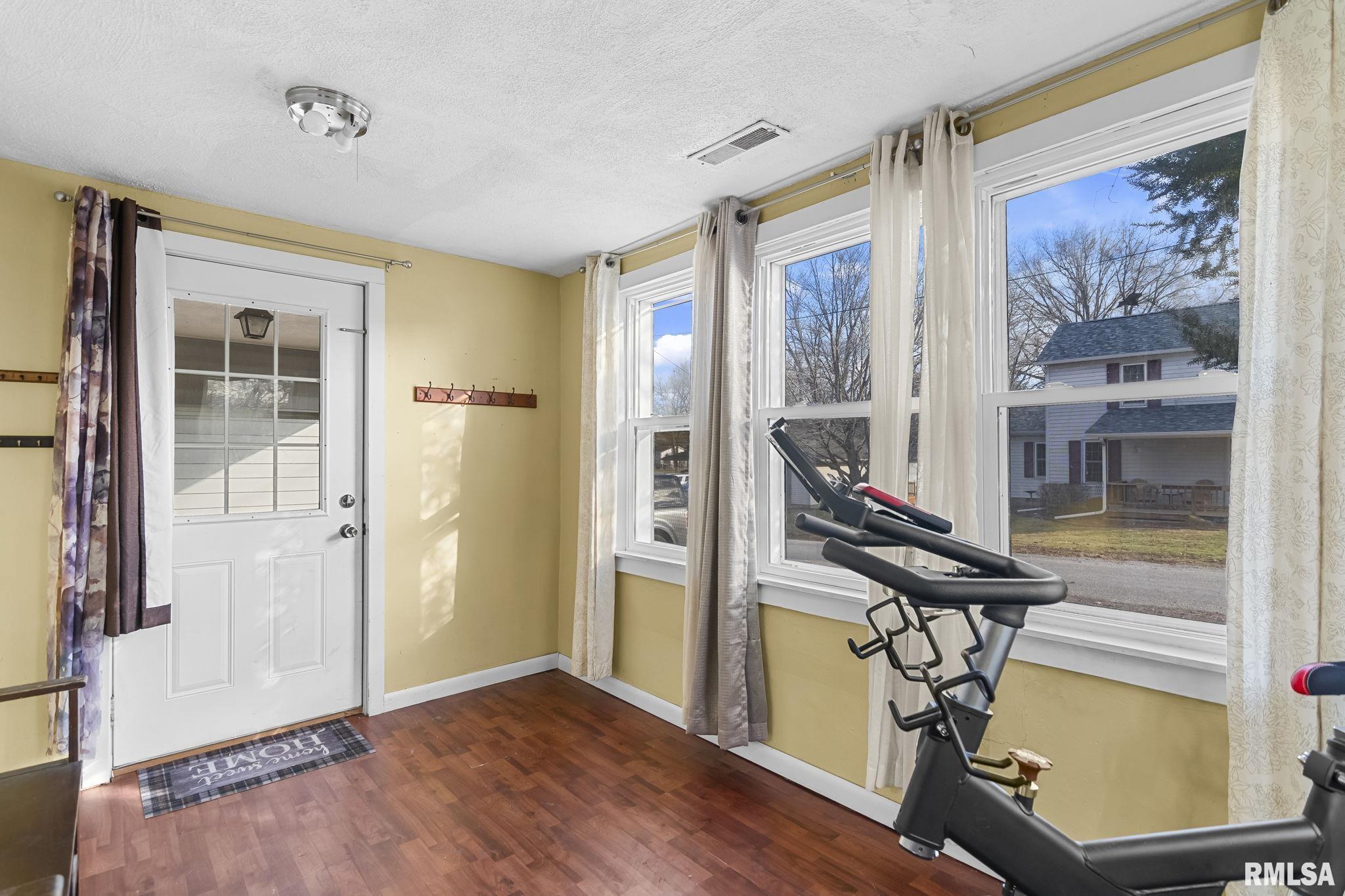 107 3rd Street Pawnee, IL 62558 - Photo 32 of 40