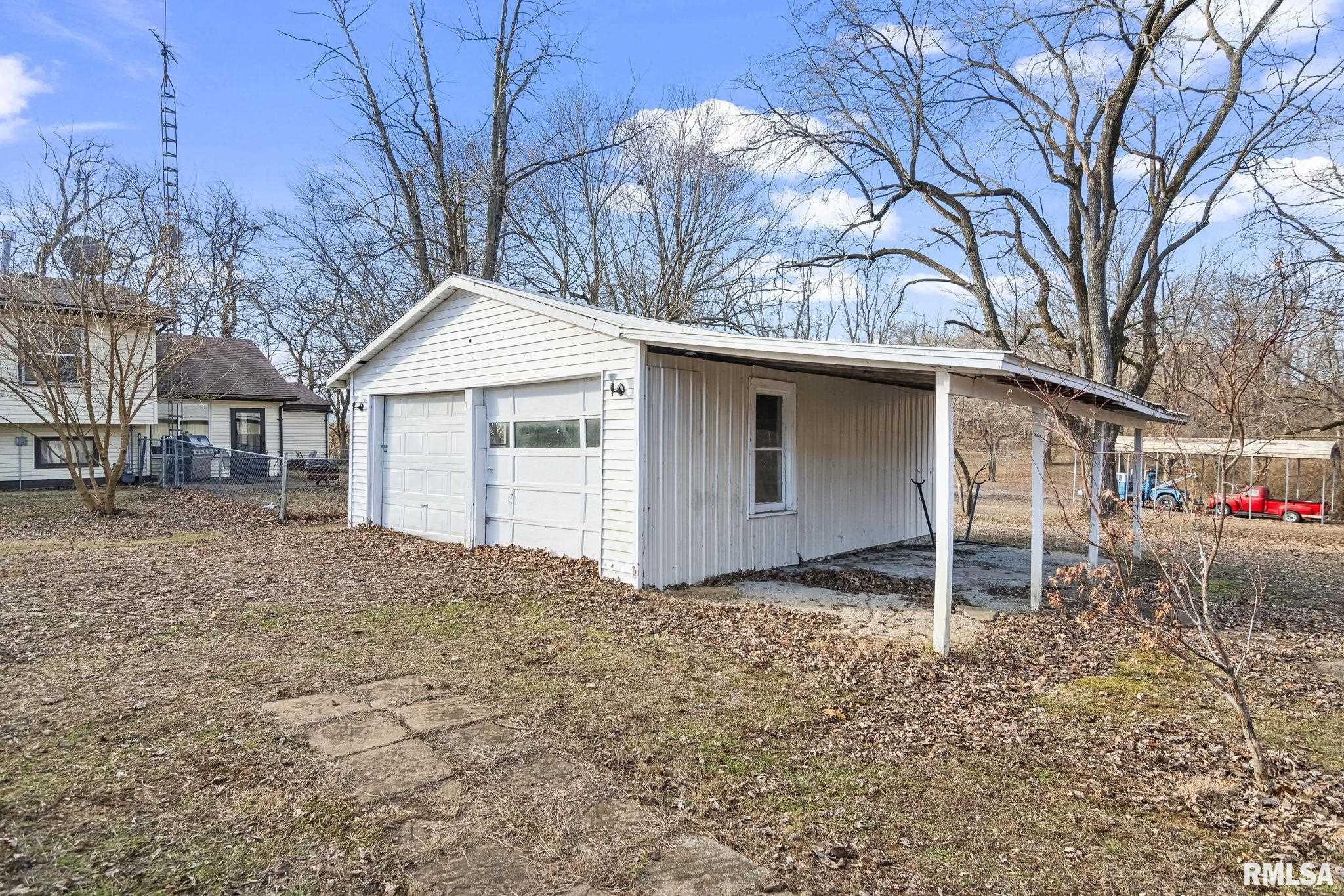 107 3rd Street Pawnee, IL 62558 - Photo 37 of 40