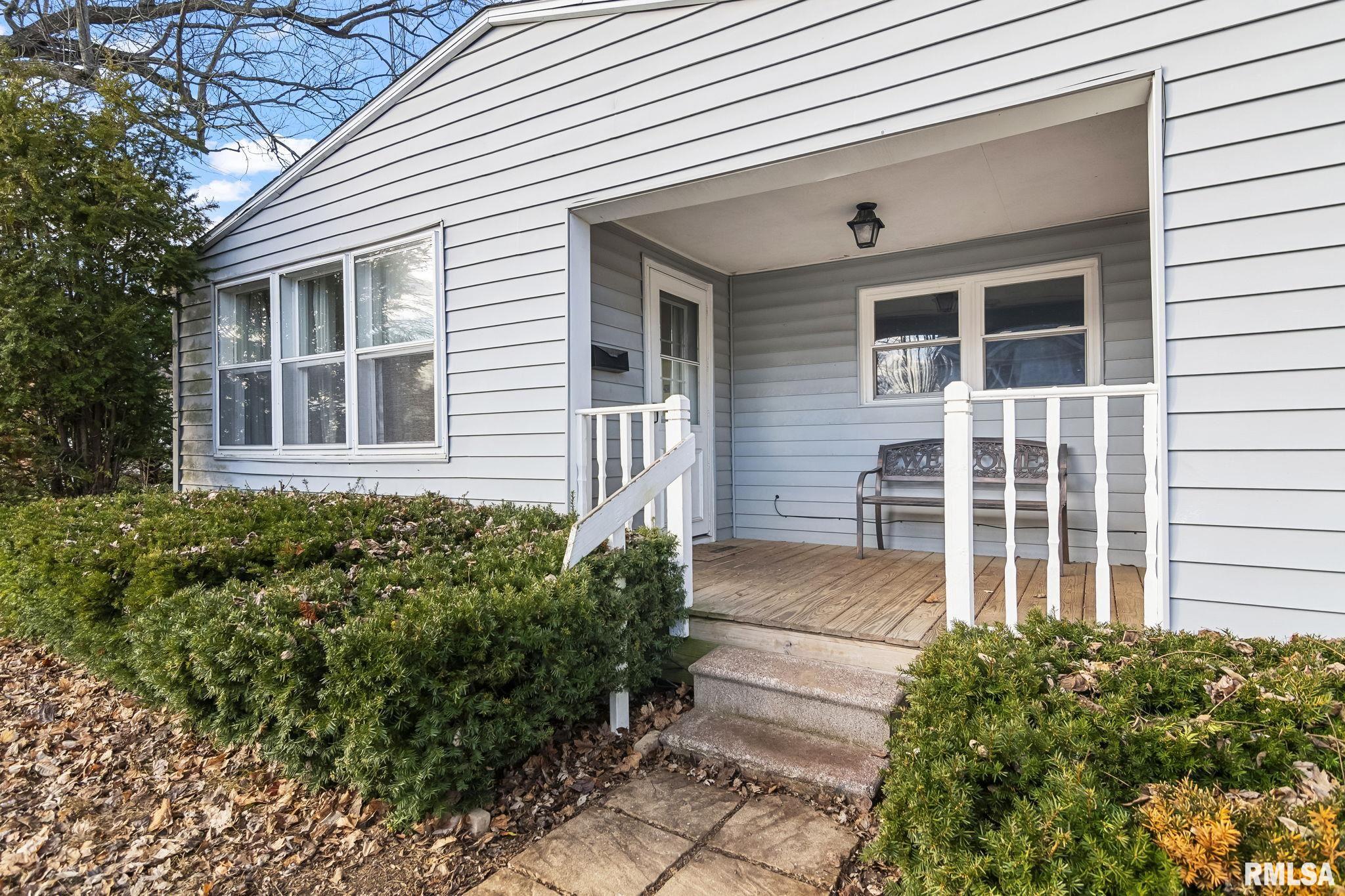 107 3rd Street Pawnee, IL 62558 - Photo 4 of 40