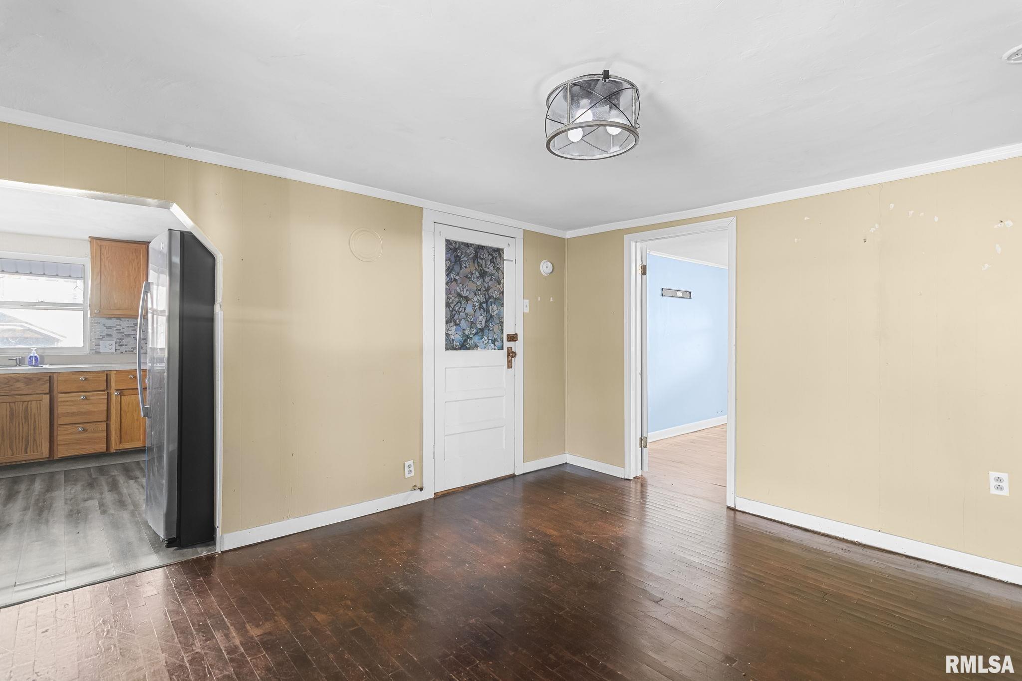 107 3rd Street Pawnee, IL 62558 - Photo 6 of 40