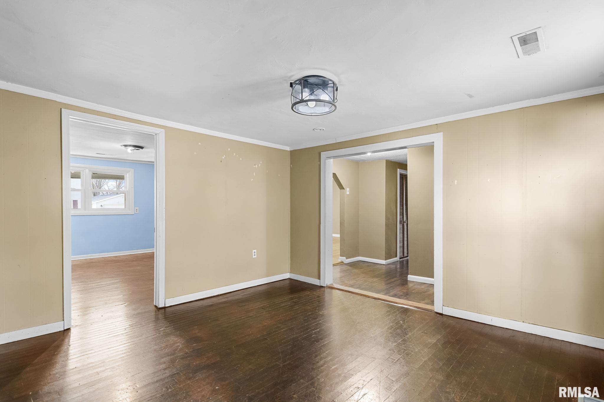 107 3rd Street Pawnee, IL 62558 - Photo 7 of 40