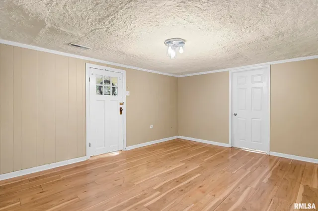 $119,900 | 107 3rd Street, Pawnee, IL 62558