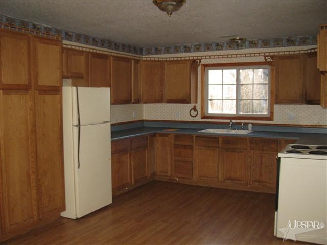 330 Walnut Street Butler, IN 46721 - Photo 4 of 23