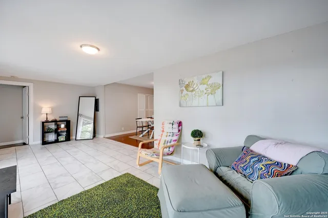 $268,800 | 266 Northill Drive, San Antonio, TX 78201