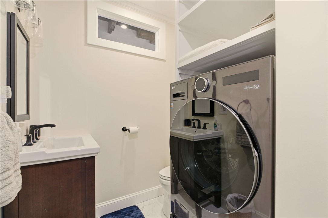 98 Kay Street Newport, RI 02840 - Photo 13 of 22